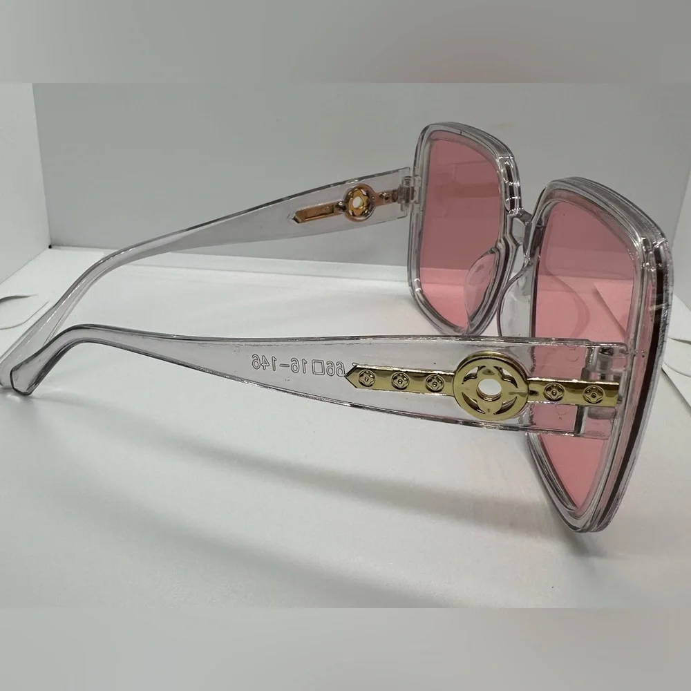 Oversized Square Sunglasses Gray Frame Pink Lens Gold DetailTrendy Fashion UV400